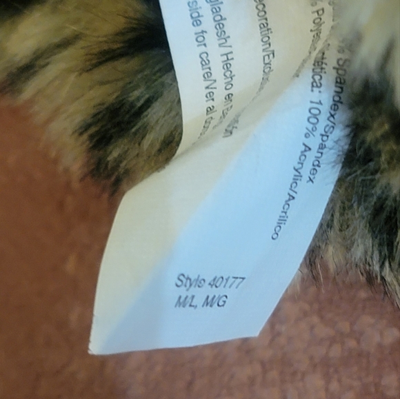 Isotoner Signature Fur Cuff Spandex - Picture 4 of 5